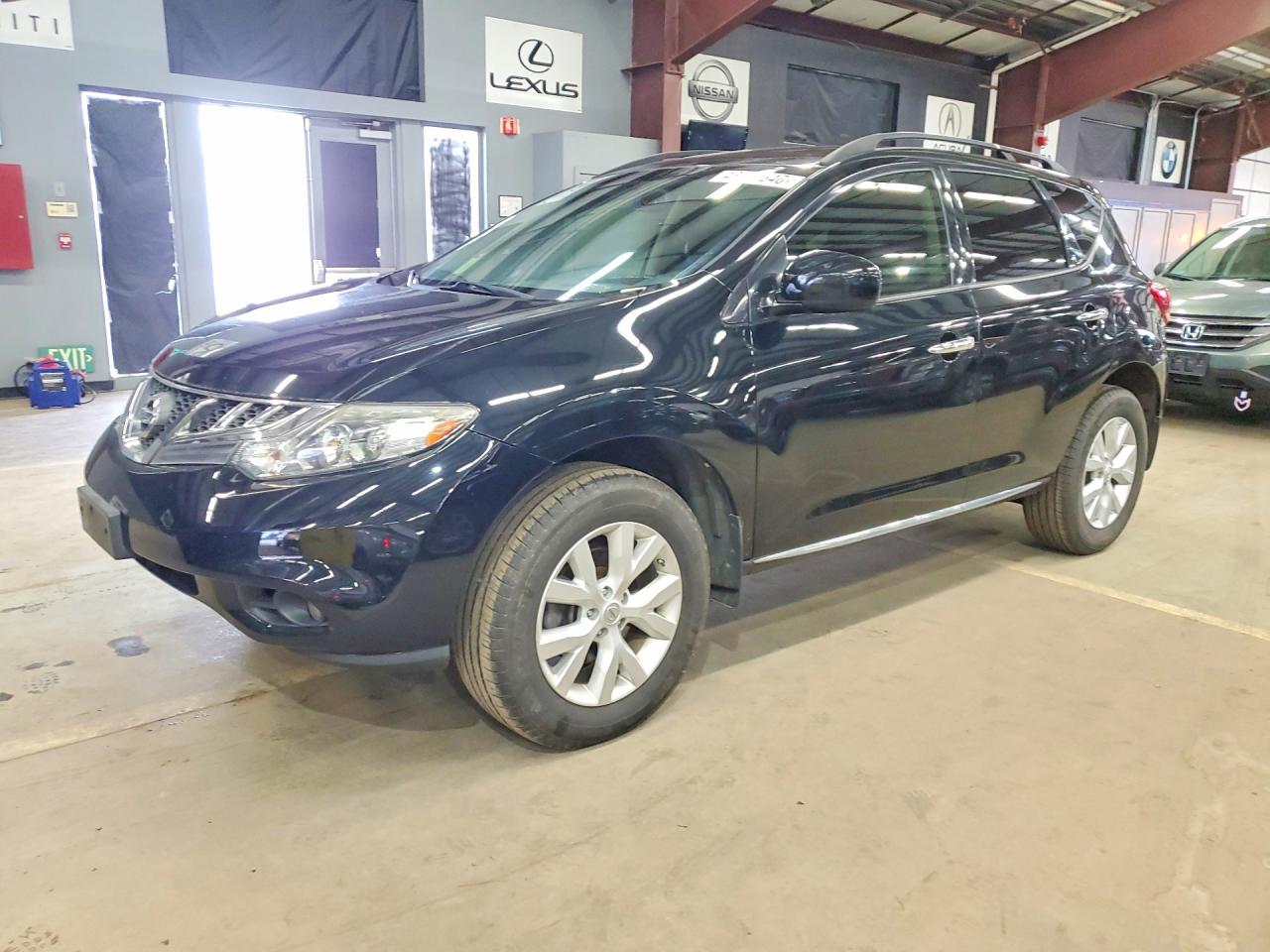 Salvage Nissan Murano Image