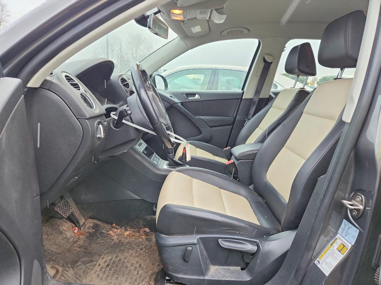Volkswagen Tiguan S