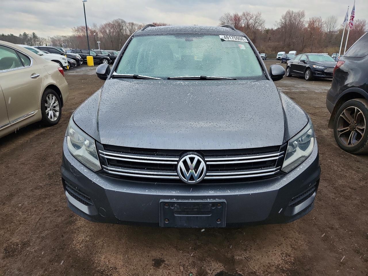 Volkswagen Tiguan S