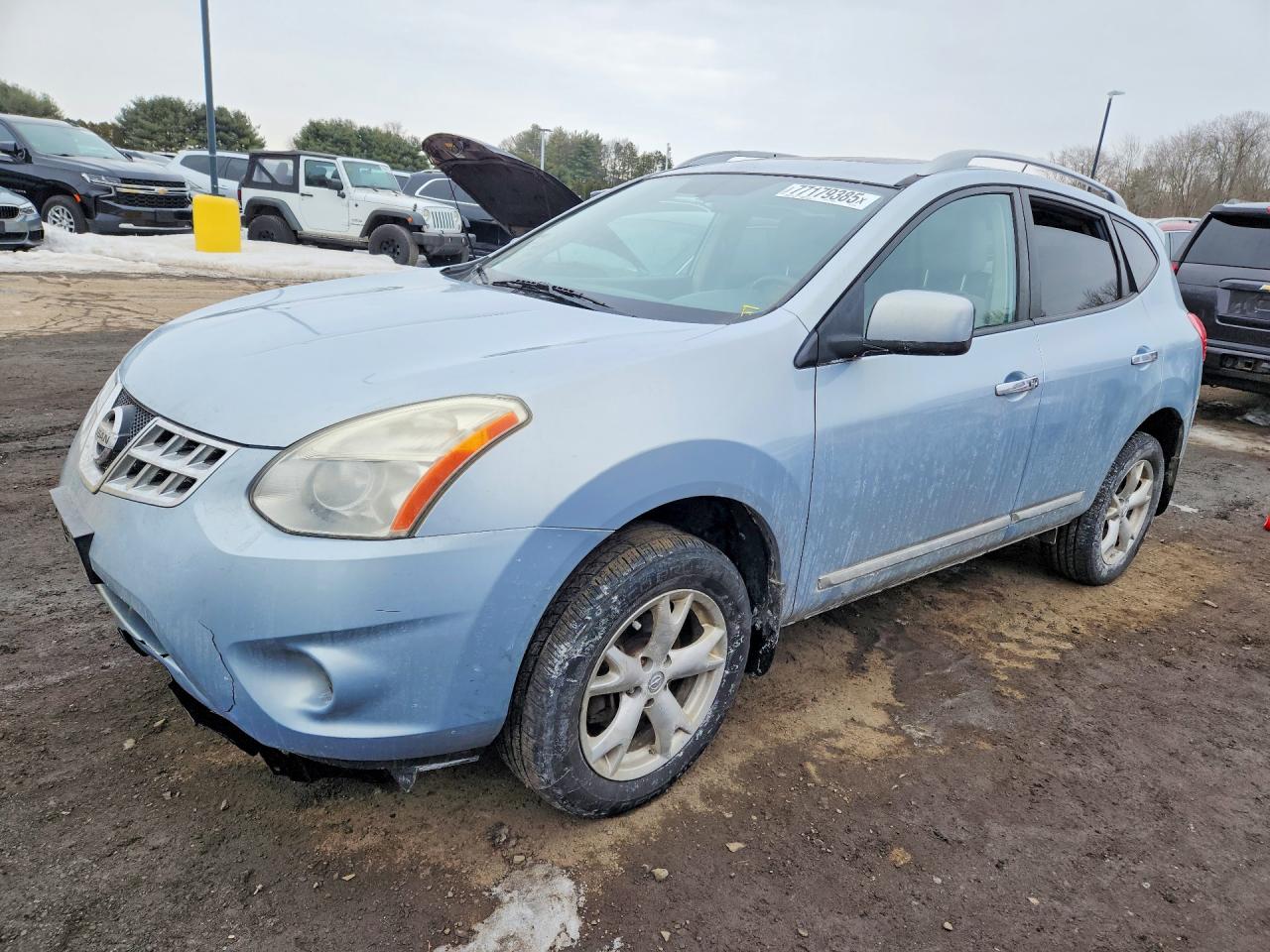 Salvage Nissan Rogue Image
