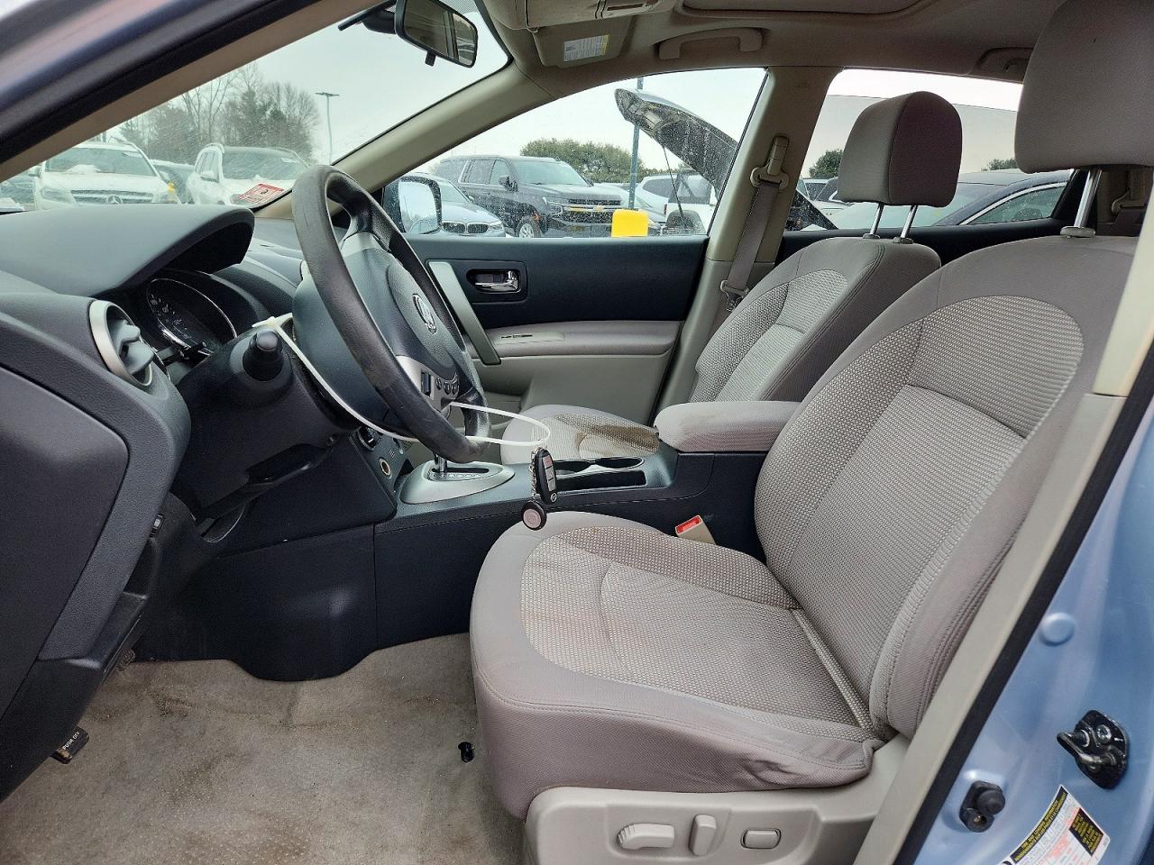 Nissan Rogue S