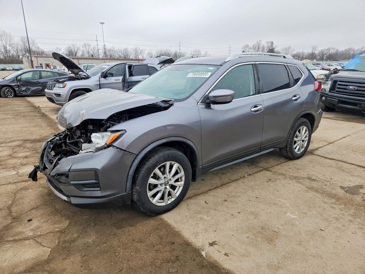 Salvage Nissan Rogue Image