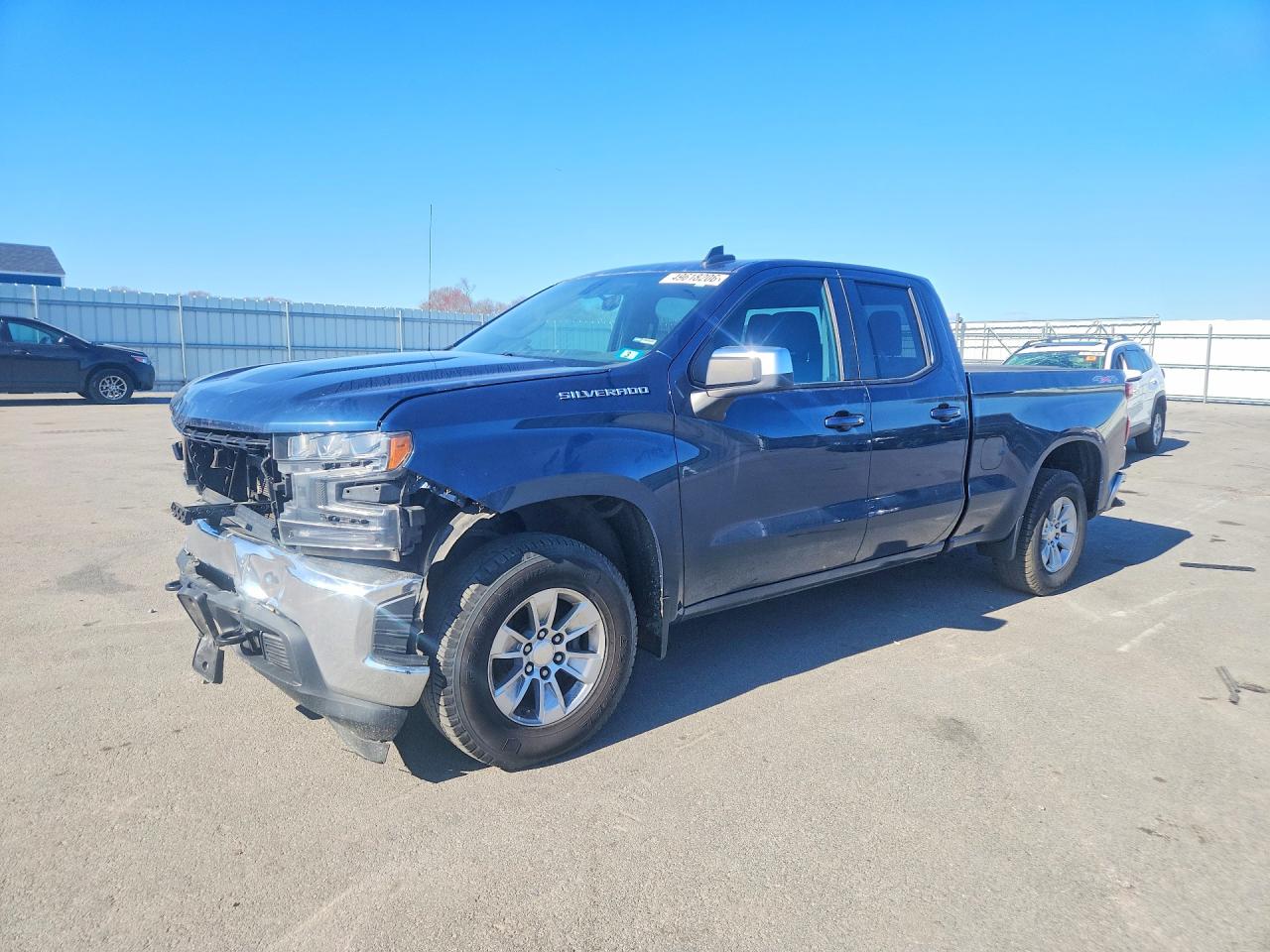 Salvage Chevrolet Silverado Image