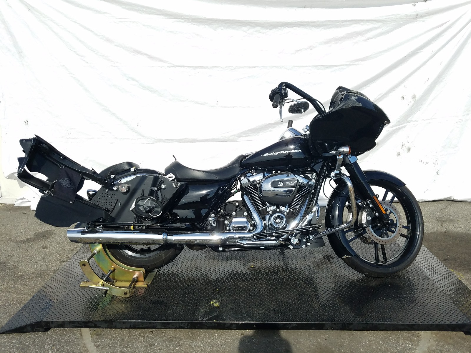 Salvage Harley-Davidson Fl Image