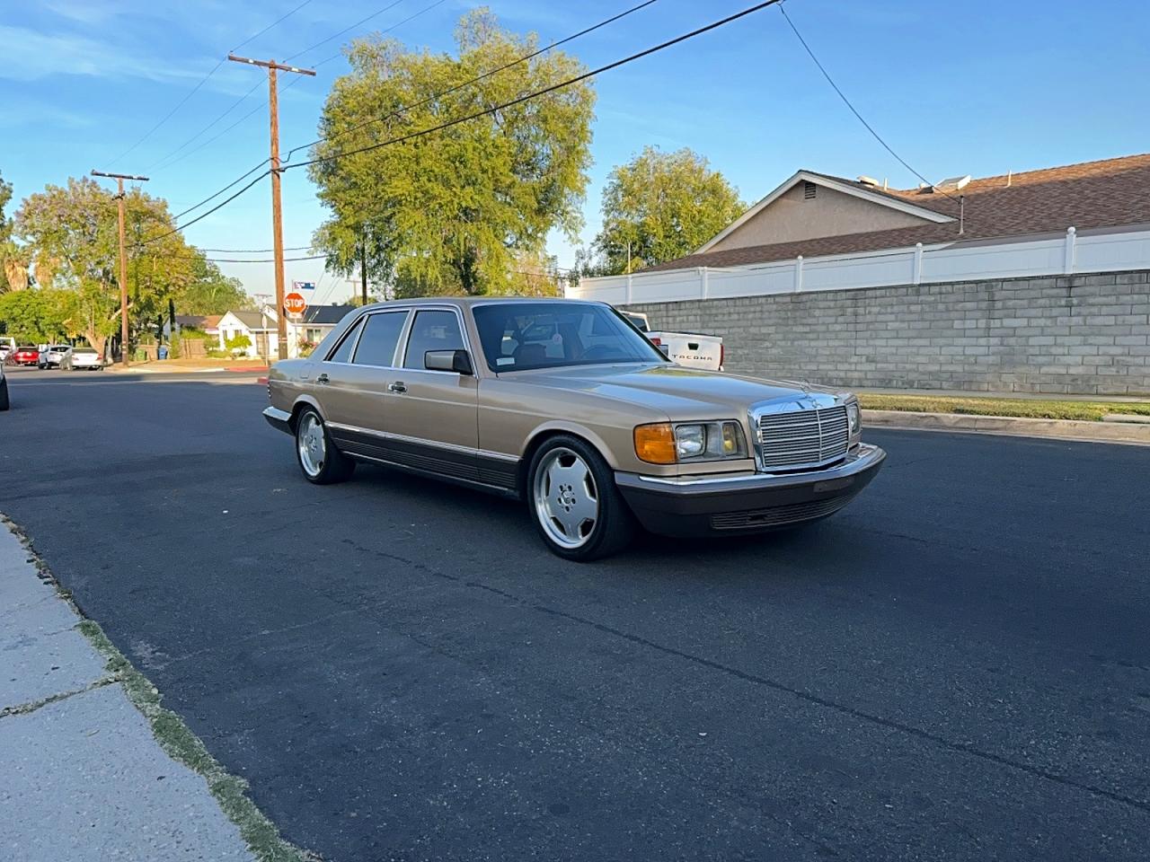 Salvage Mercedes-Benz 380 Sel Image