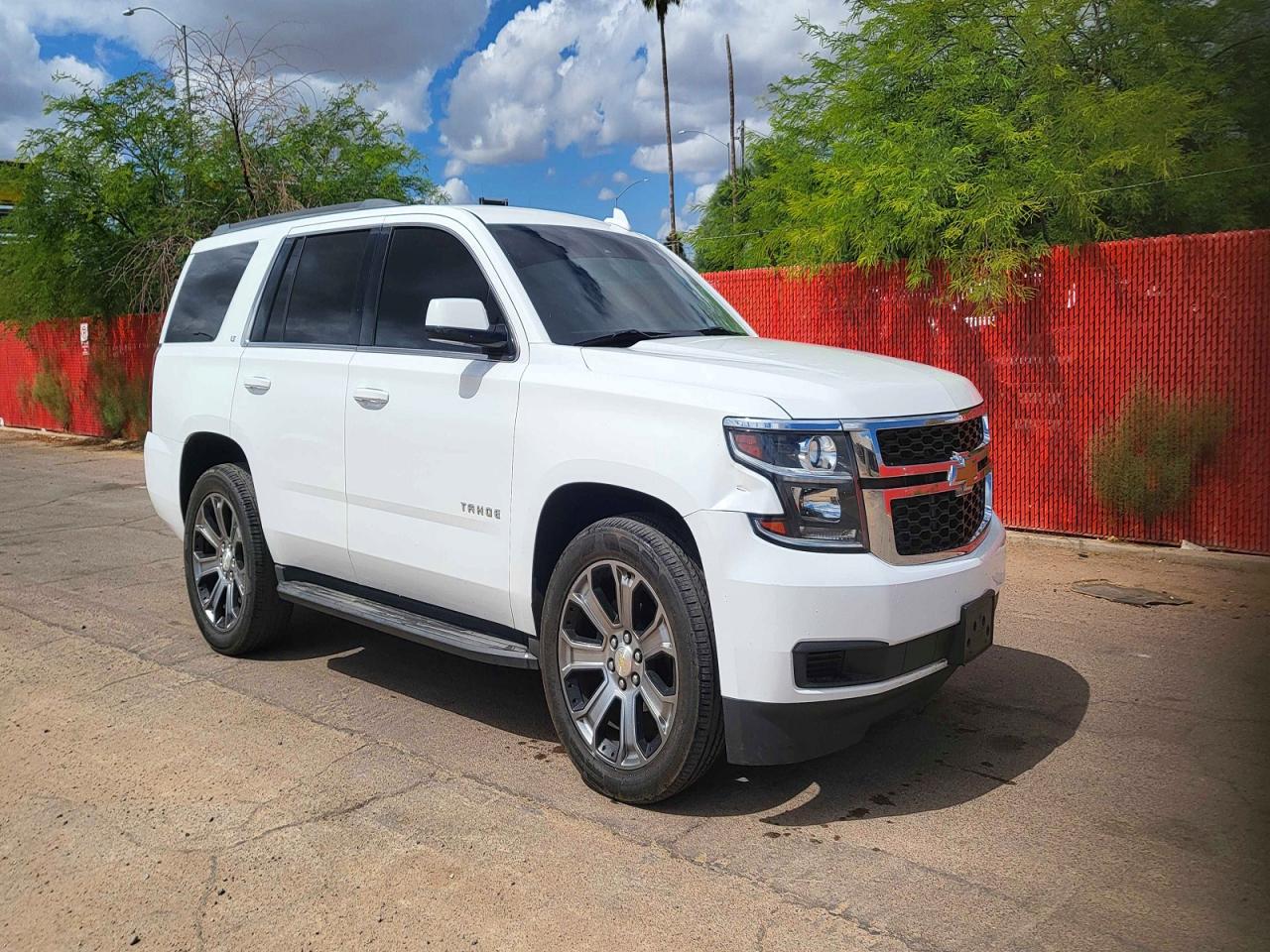 Salvage Chevrolet Tahoe Image
