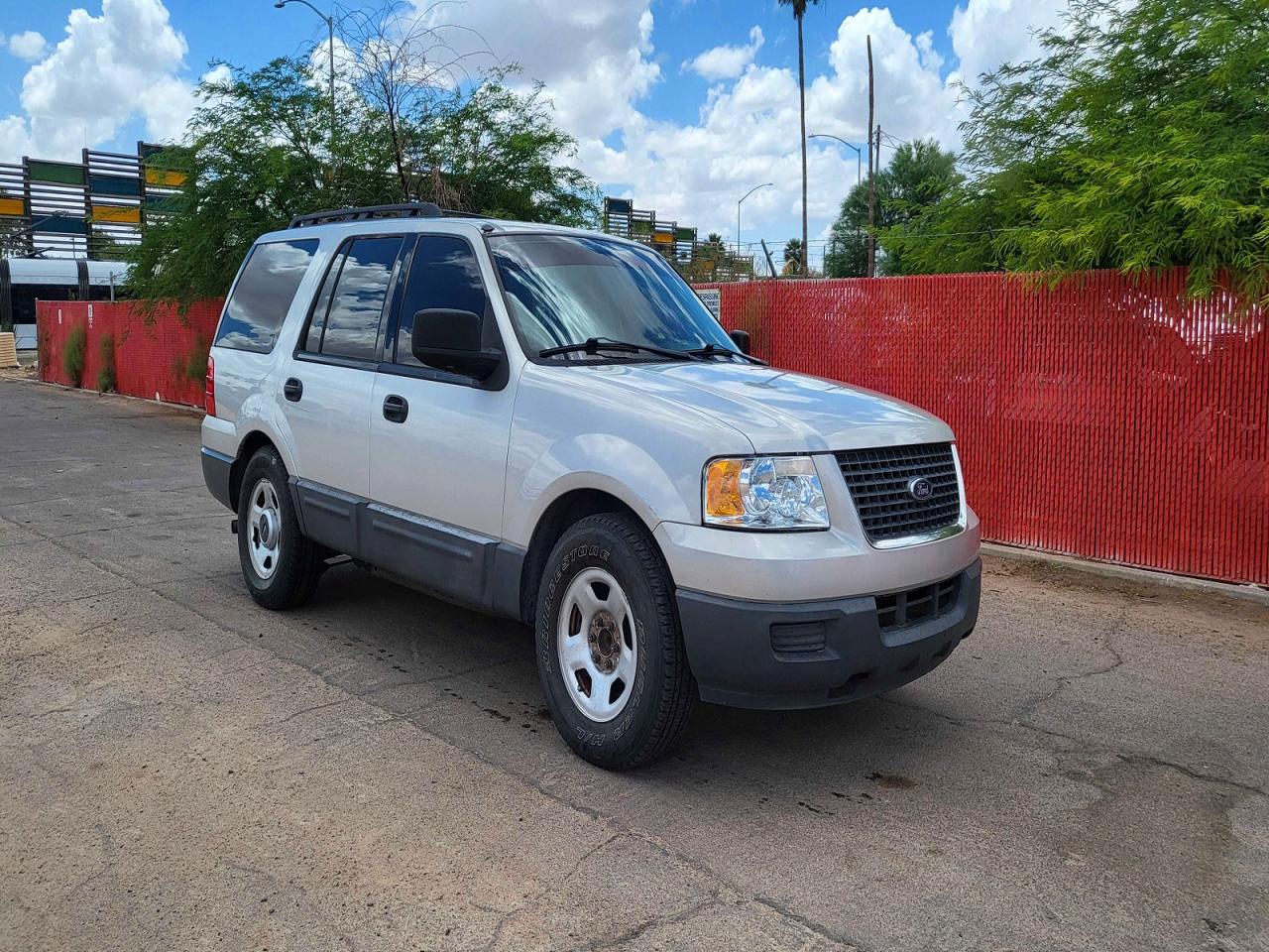 Salvage Ford Expedition Image