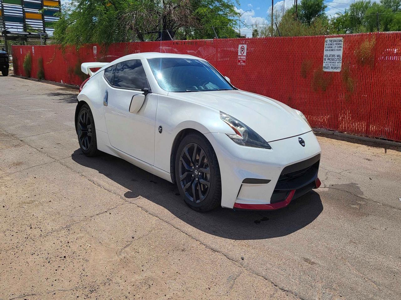 Salvage Nissan 370Z Image