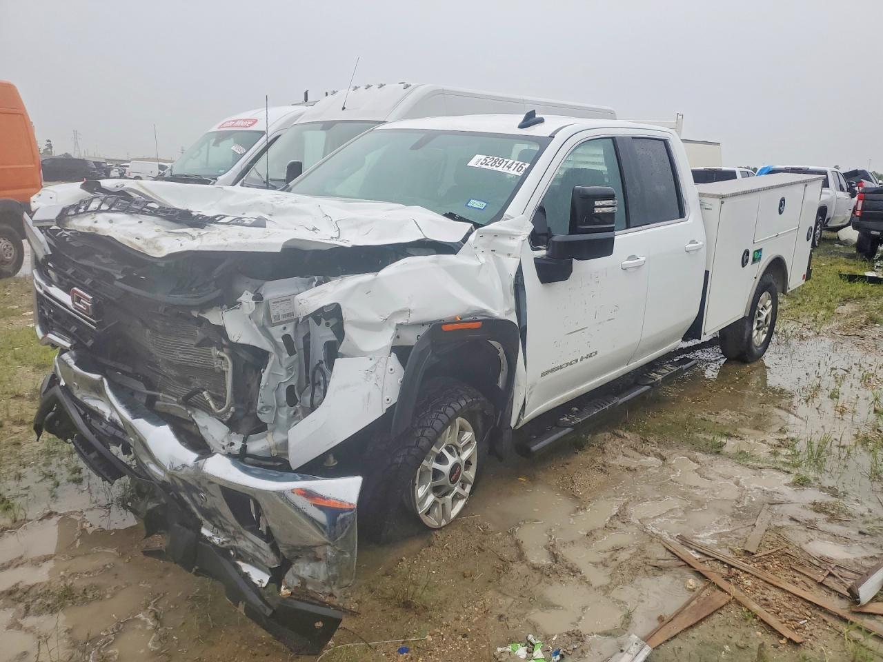Salvage GMC Sierra Image