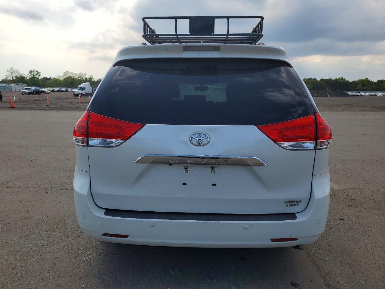 Toyota Sienna Limited 7-passenger