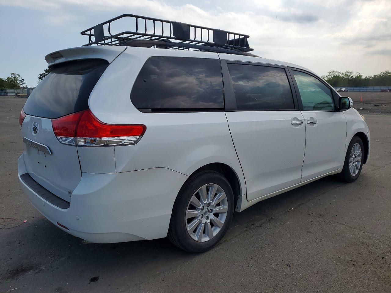 Toyota Sienna Limited 7-passenger