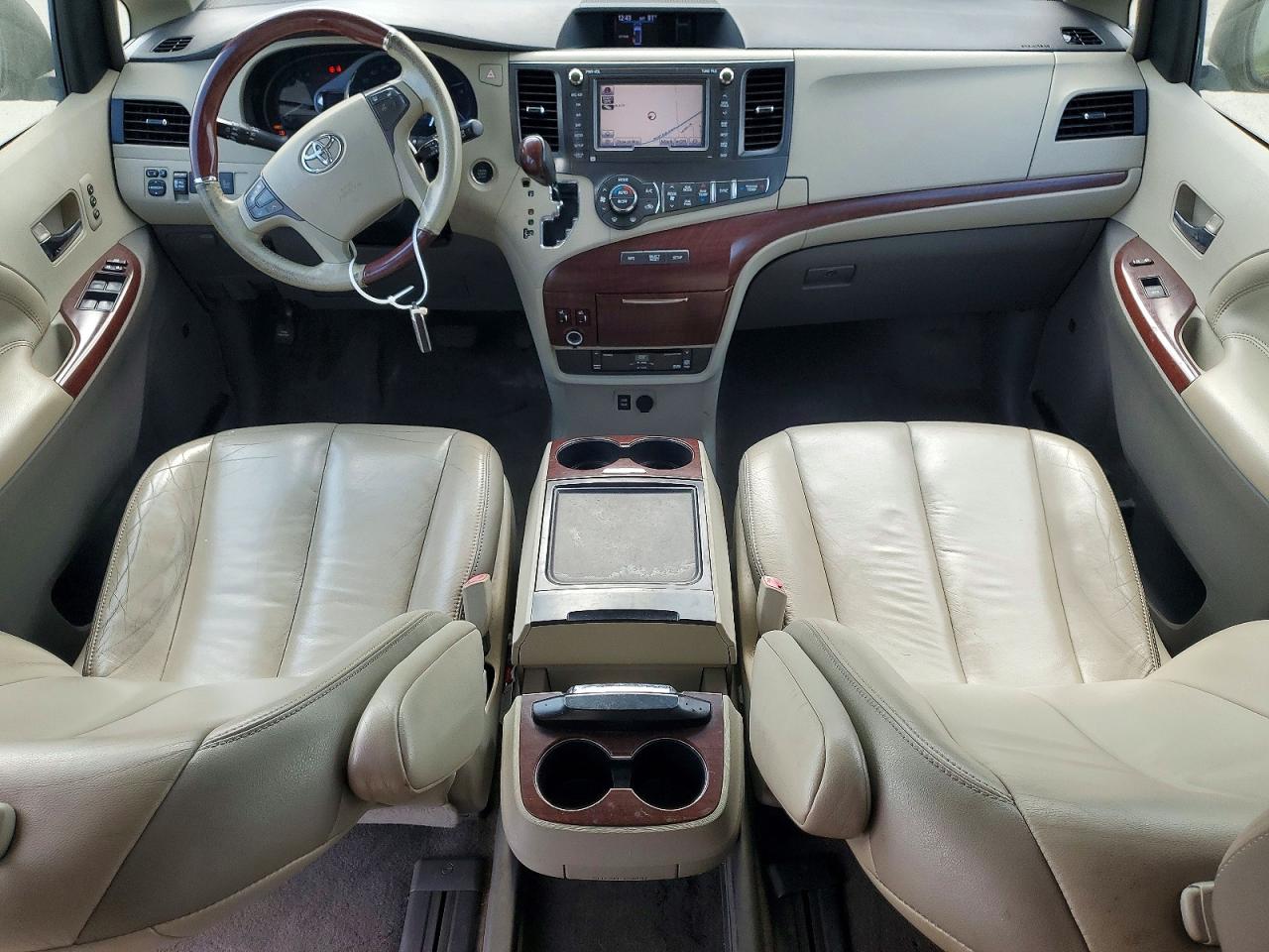 Toyota Sienna Limited 7-passenger
