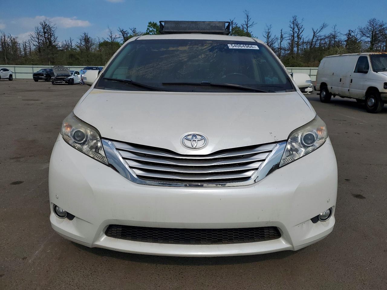 Toyota Sienna Limited 7-passenger