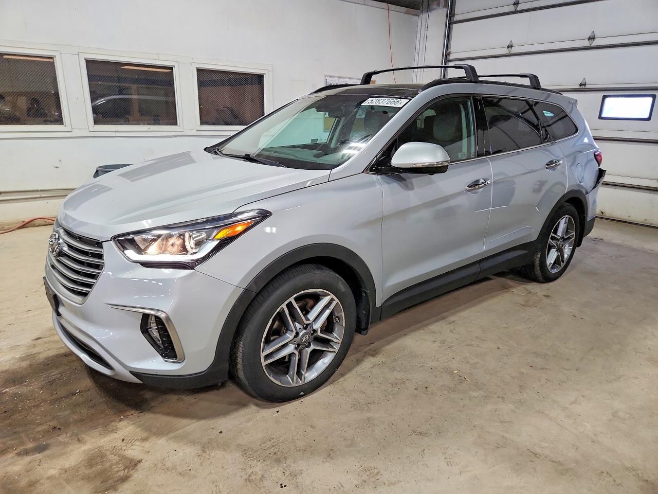 Salvage Hyundai SANTA FE Image