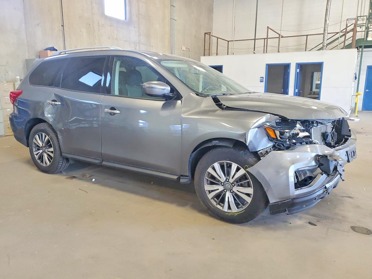 Nissan Pathfinder Sv