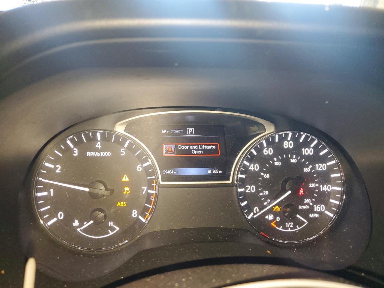 Nissan Pathfinder Sv