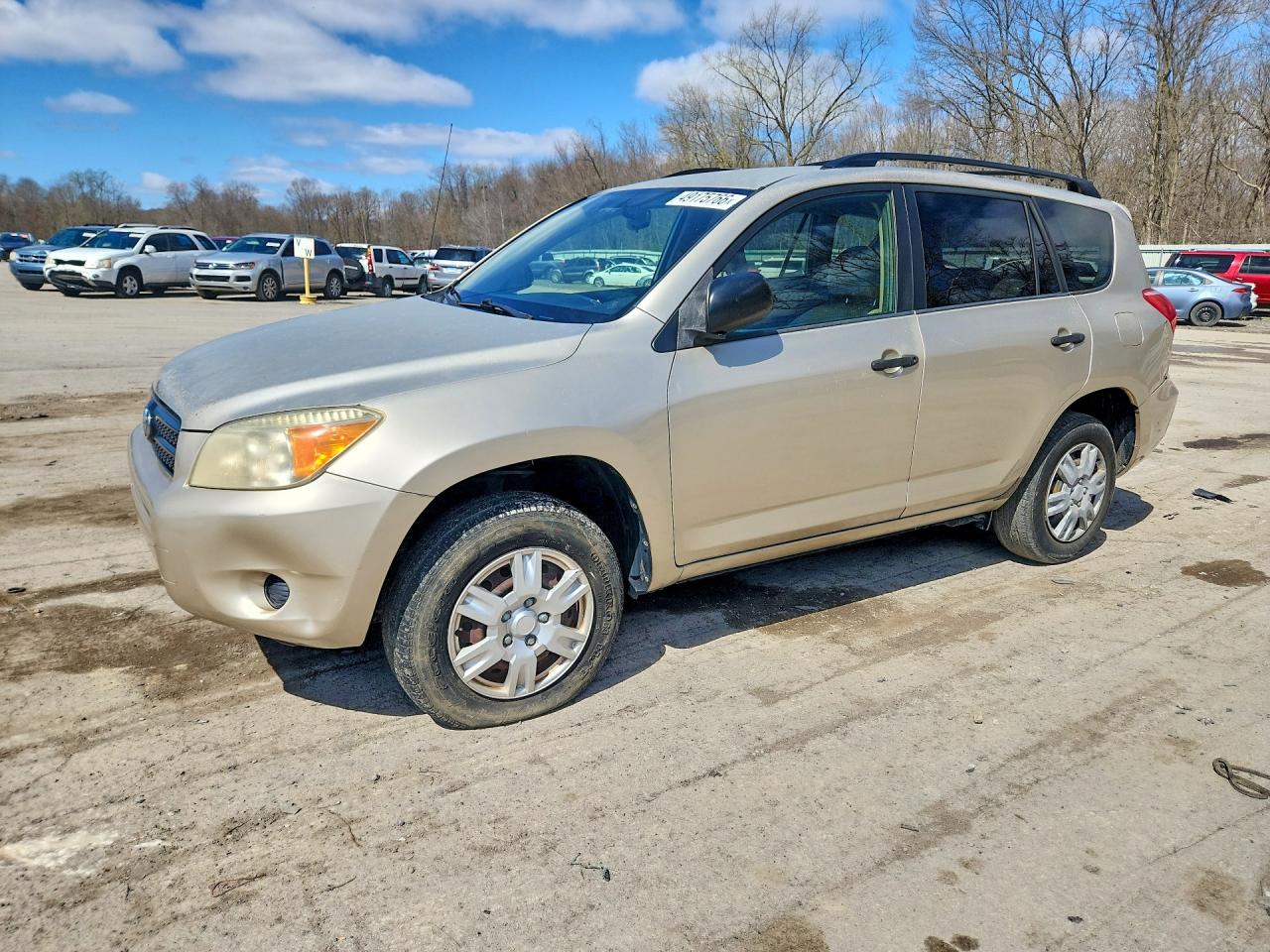 Salvage Toyota RAV4 Image