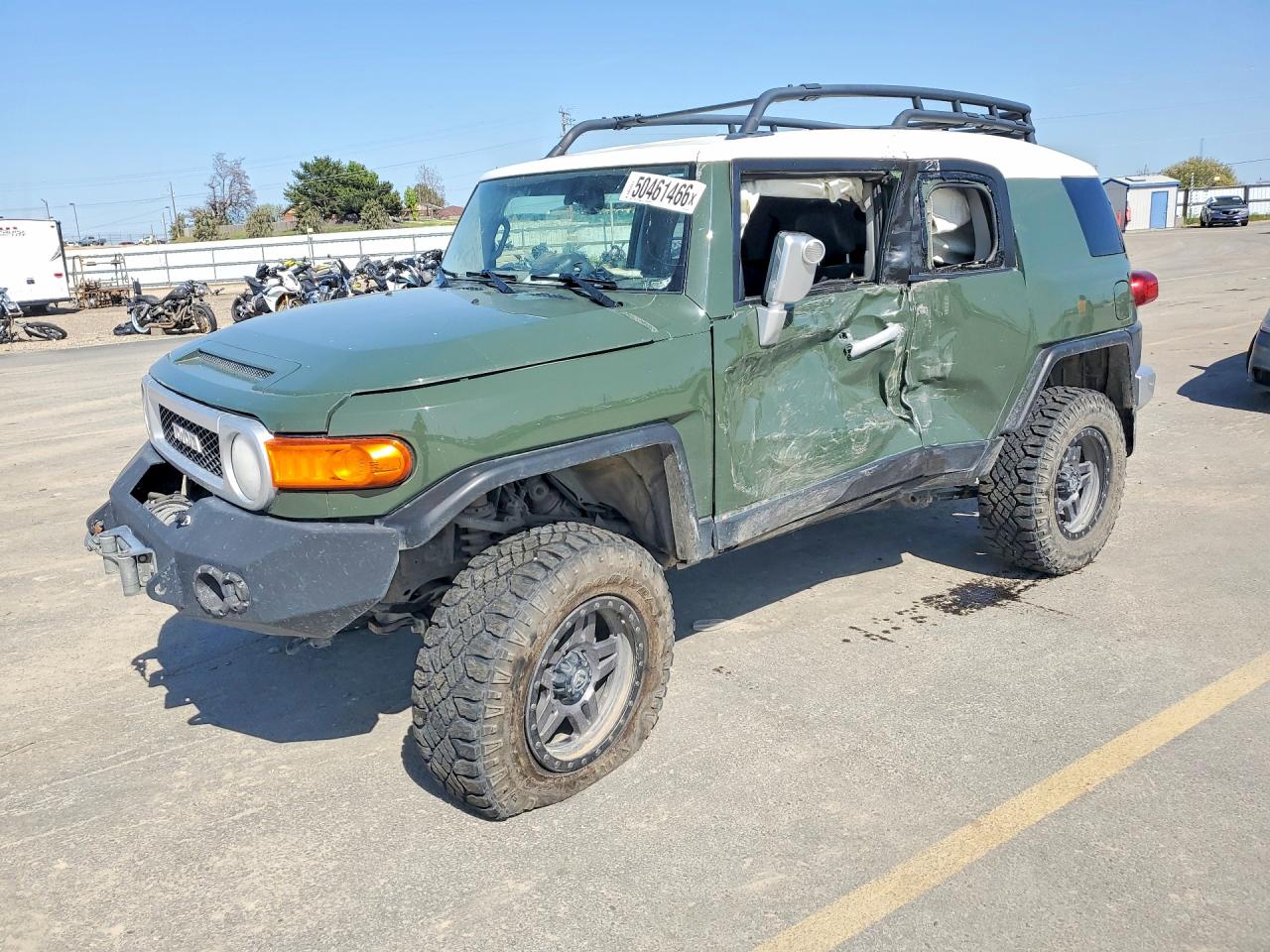 Salvage Toyota FJ Cruiser Image