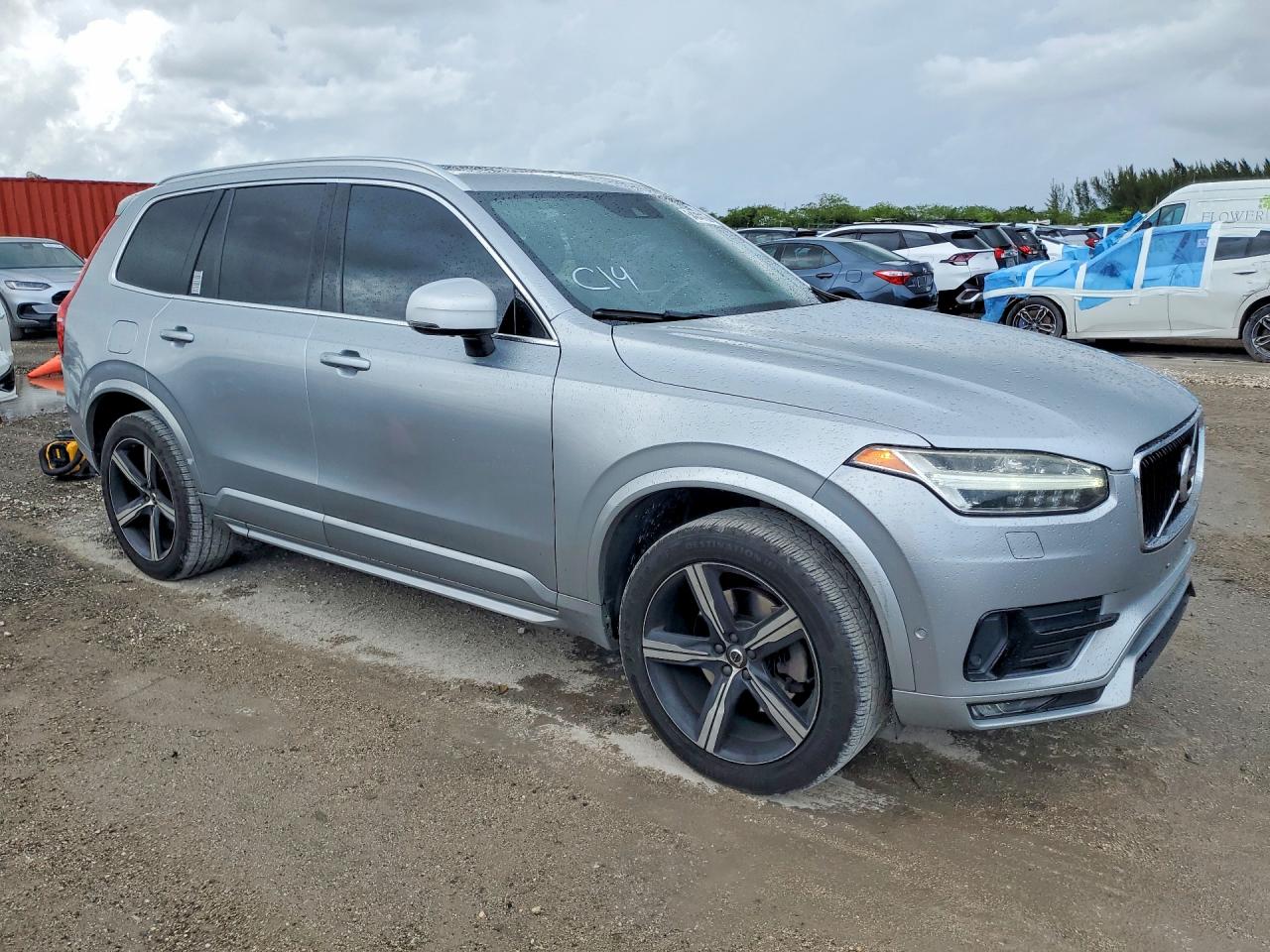 Volvo XC90 T5