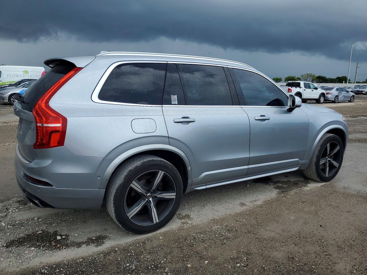 Volvo XC90 T5