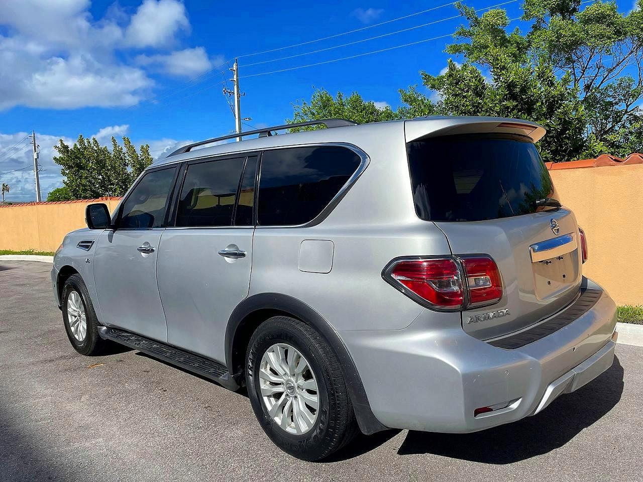 Nissan Armada Sv