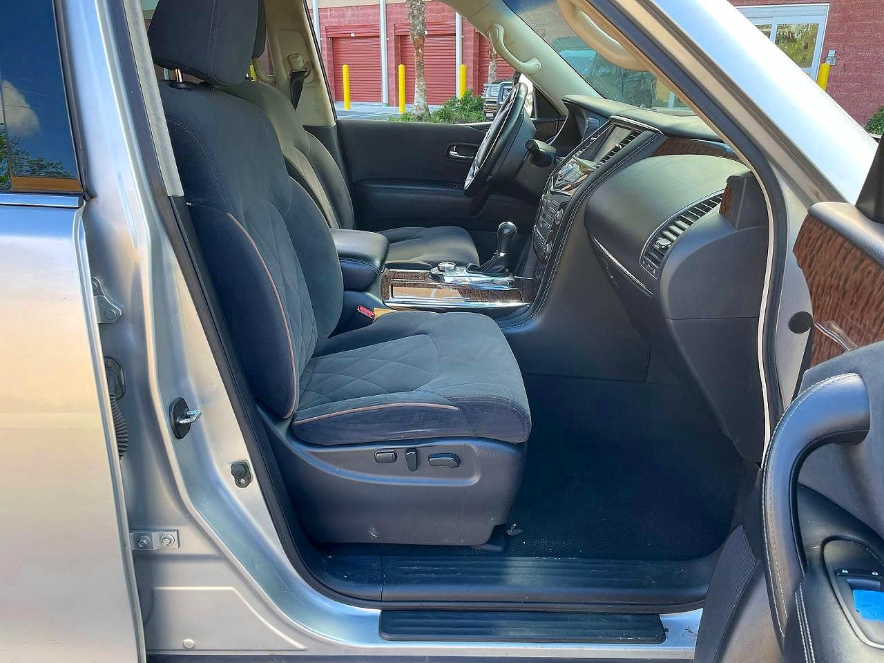 Nissan Armada Sv