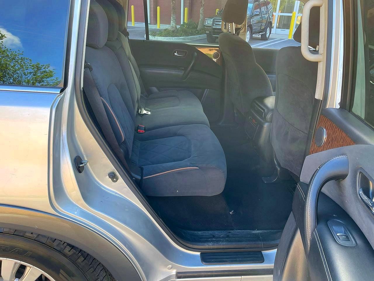 Nissan Armada Sv