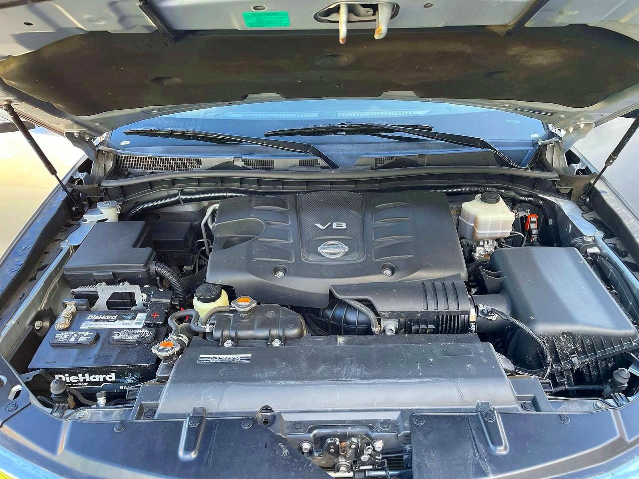 Nissan Armada Sv