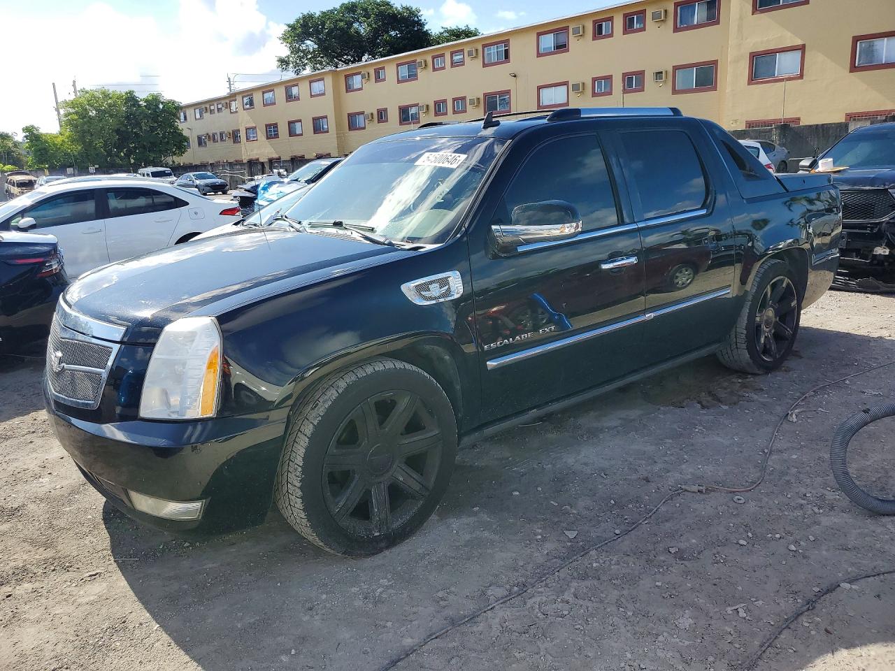 Salvage Cadillac Escalade Image
