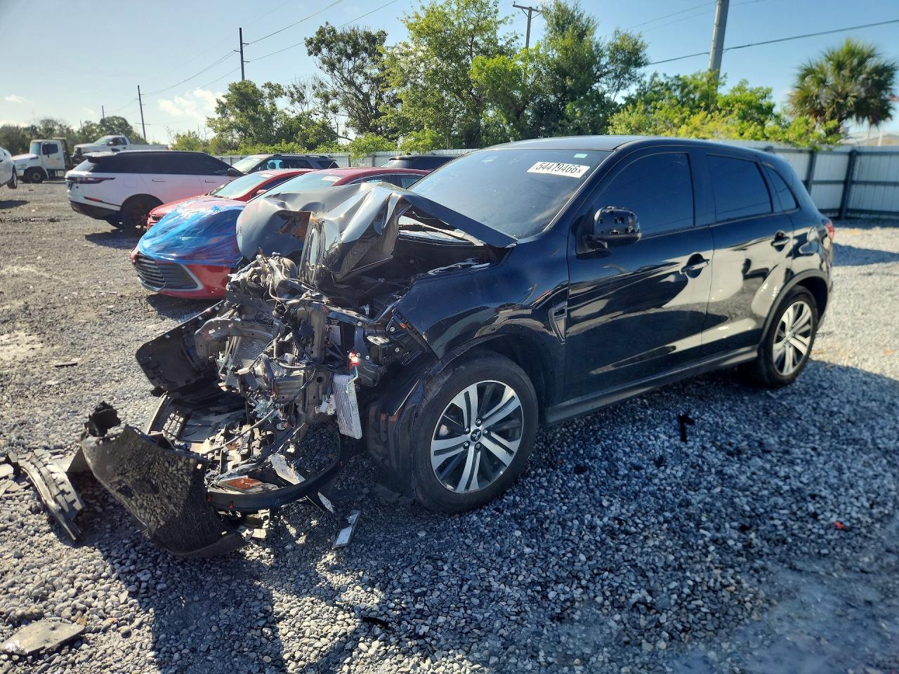 Salvage Mitsubishi Outlander Image