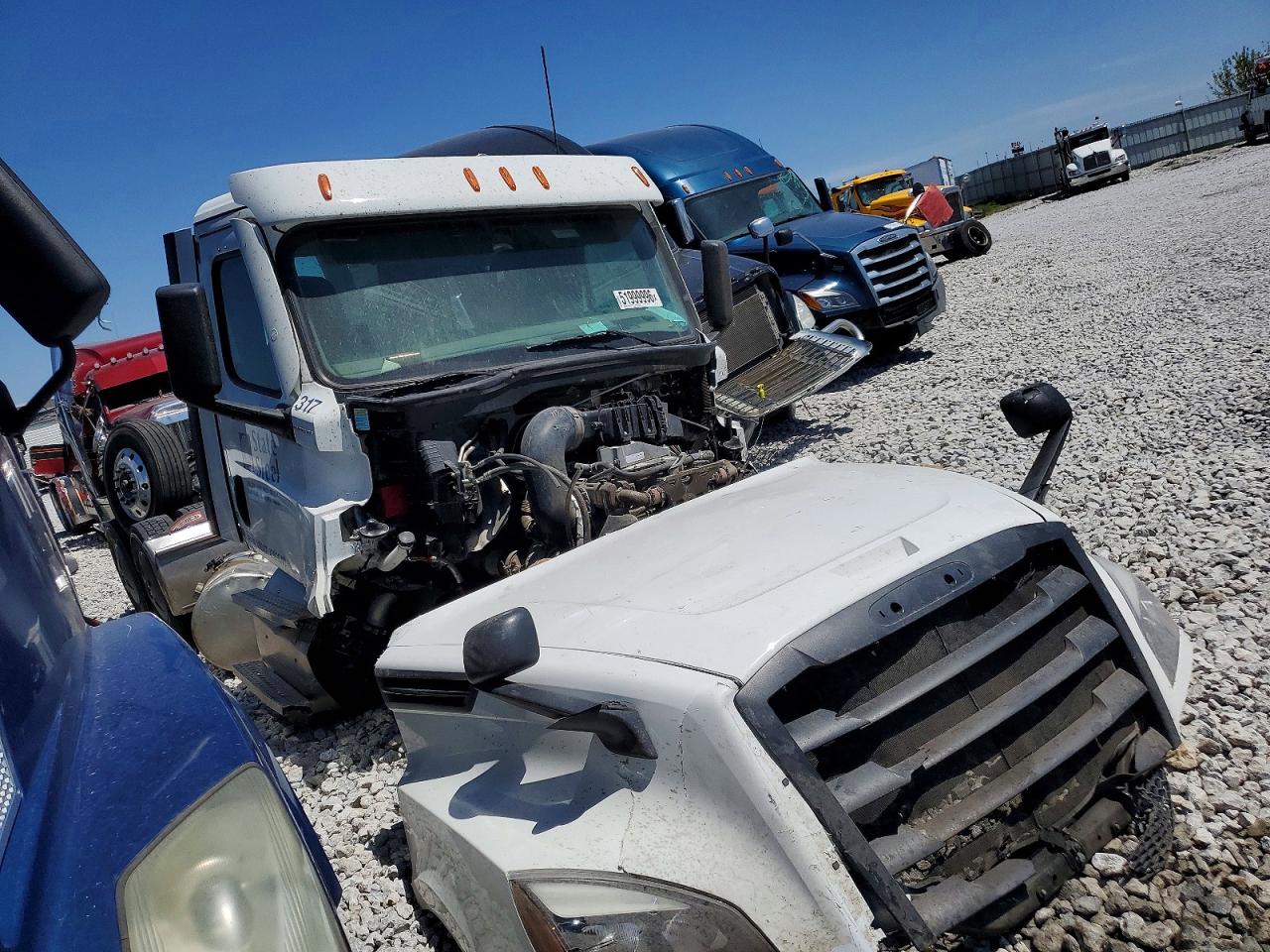 Salvage Freightliner Cascadia 126 Image