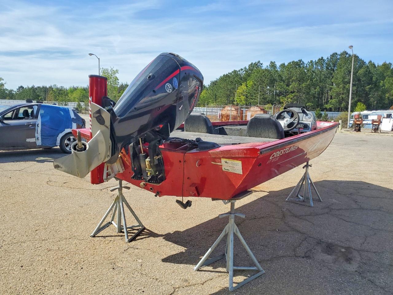 Crestliner Boat