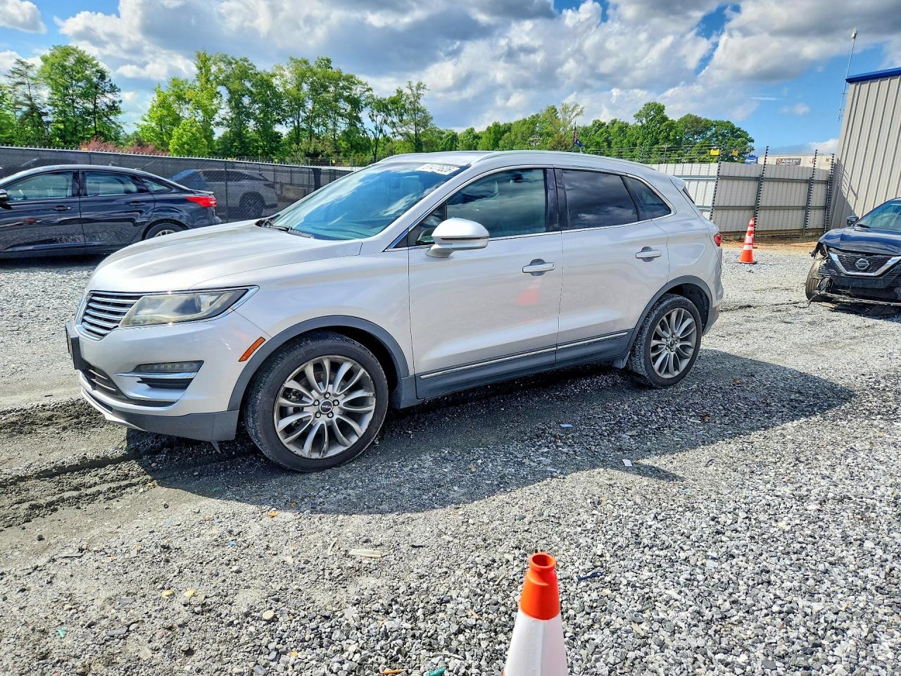 Salvage Lincoln MKC Image