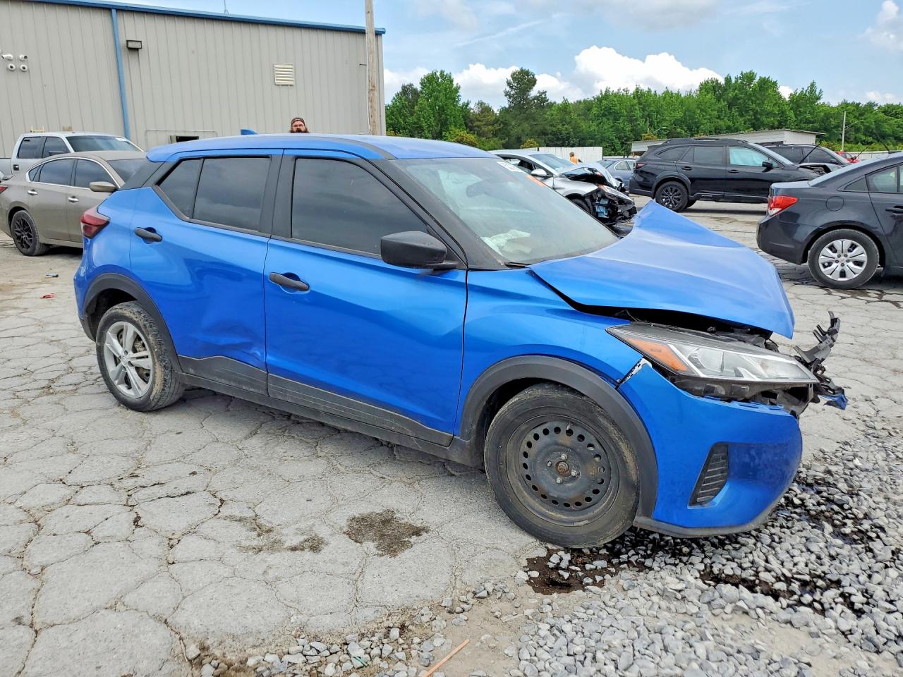 Nissan Kicks S