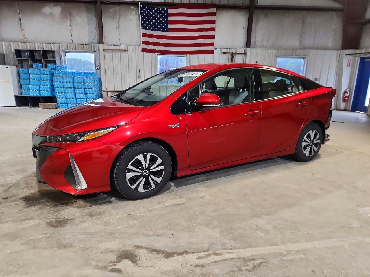Salvage Toyota Prius Image