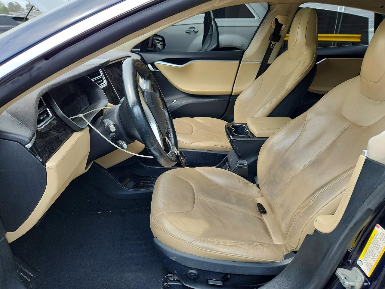 Tesla Model S 85d