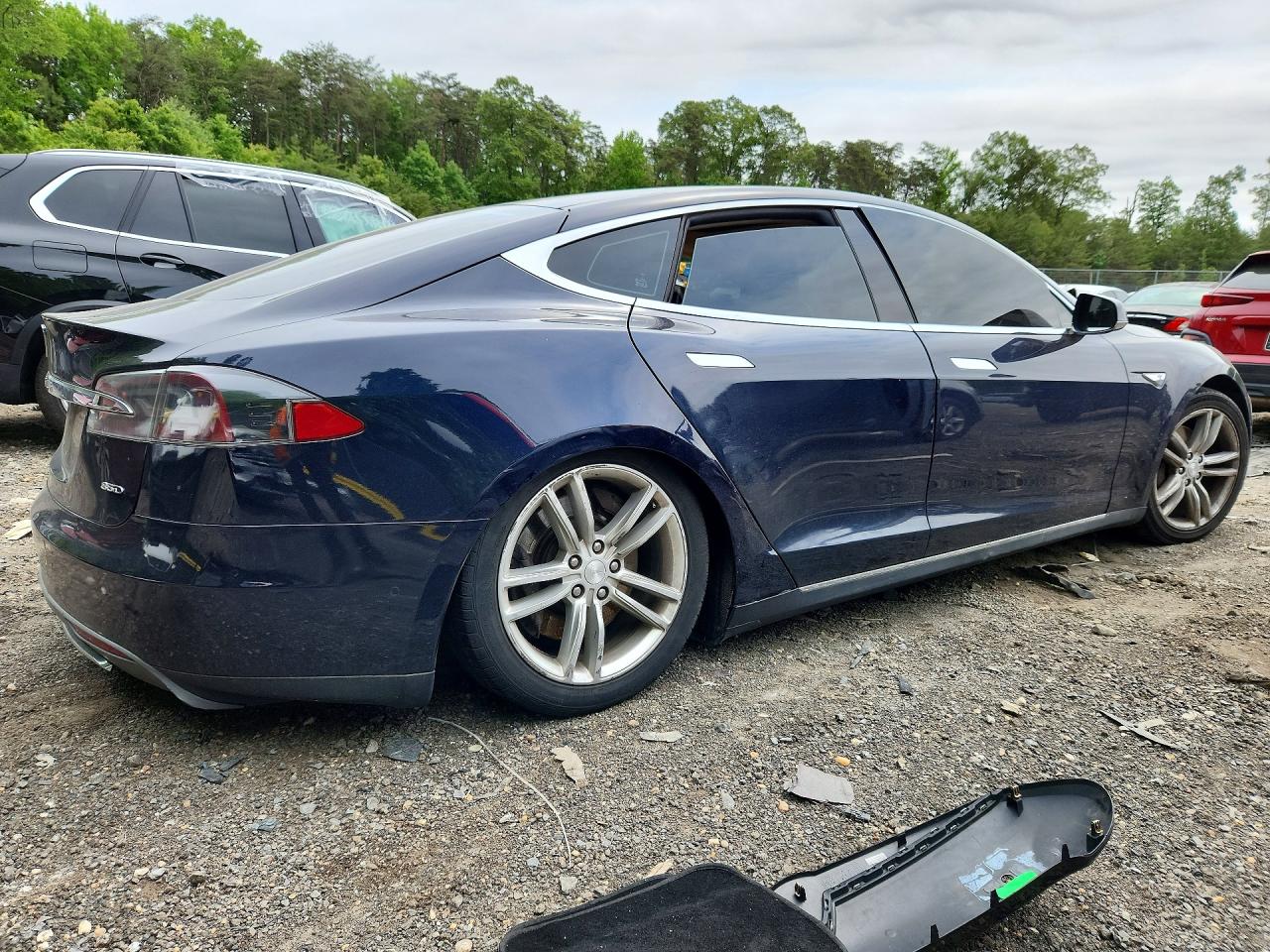 Tesla Model S 85d
