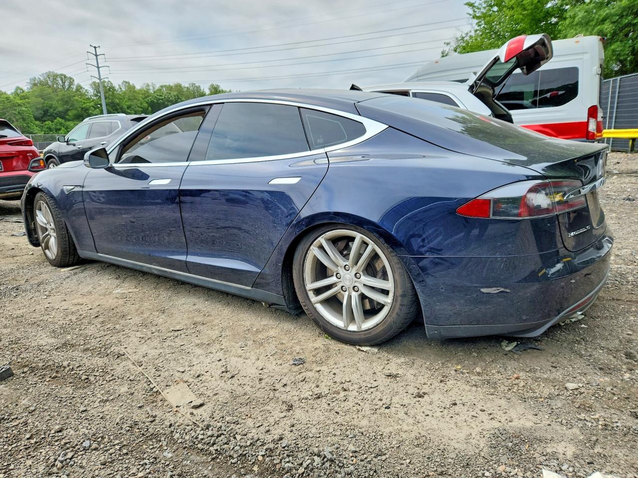 Tesla Model S 85d