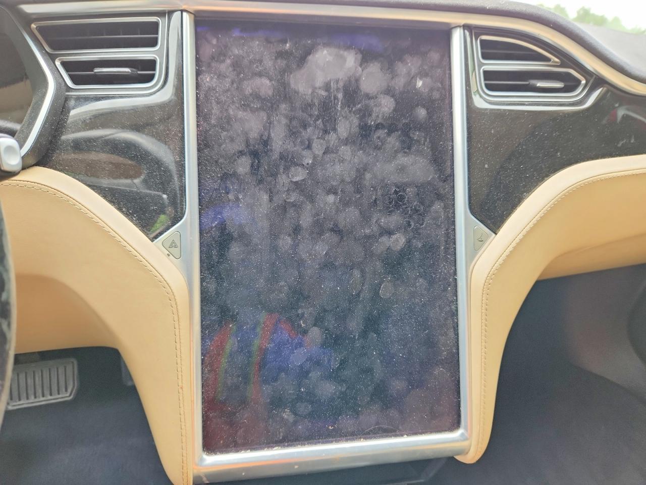 Tesla Model S 85d
