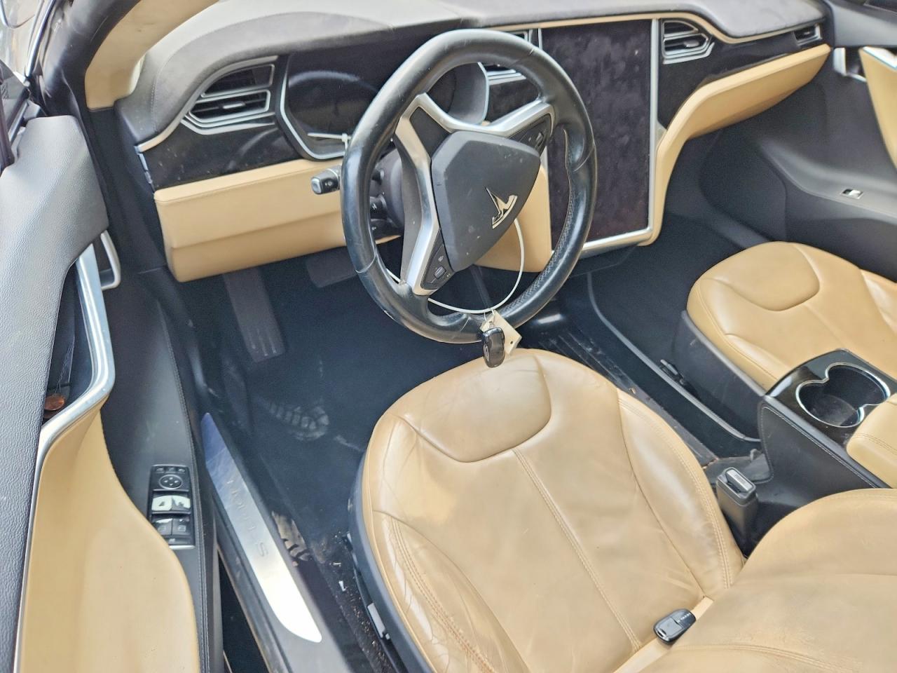 Tesla Model S 85d