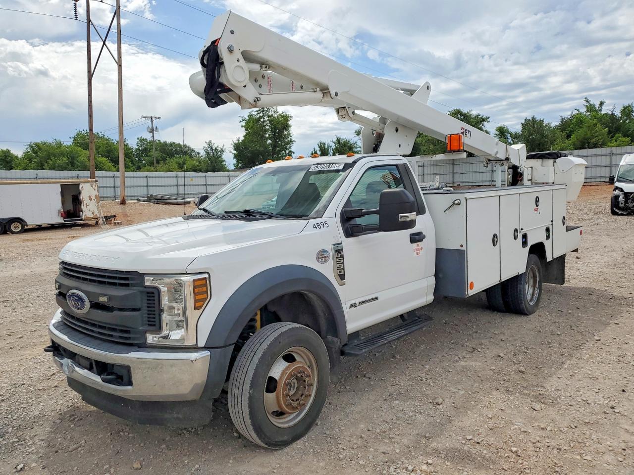 Salvage Ford F-550 Image