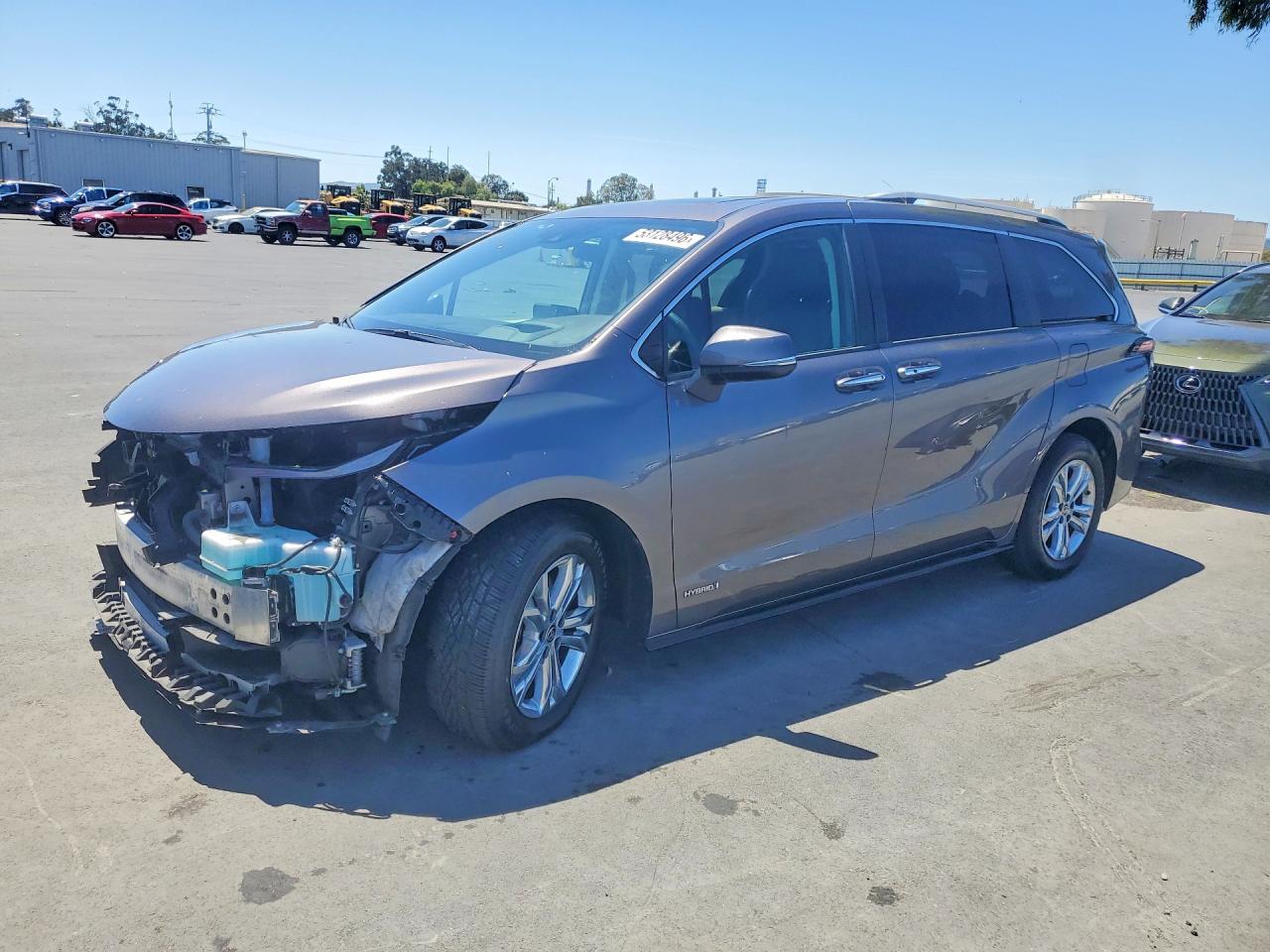 Salvage Toyota Sienna Image