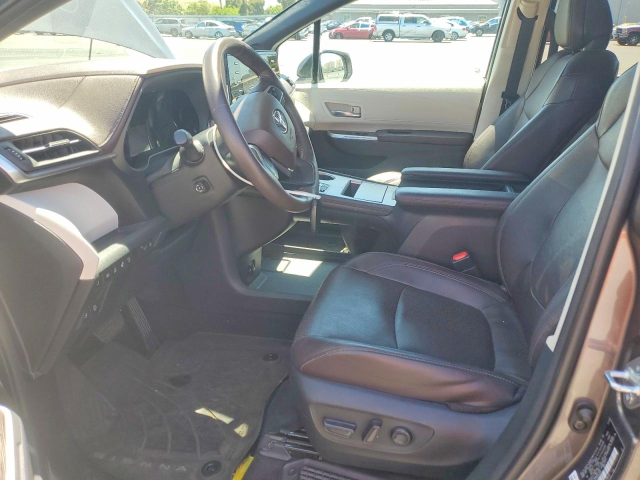 Toyota Sienna Platinum 7-passenger
