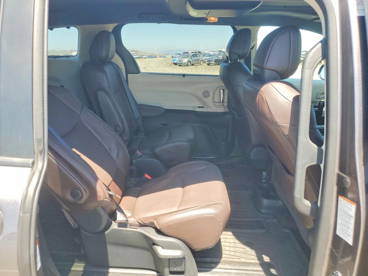 Toyota Sienna Platinum 7-passenger