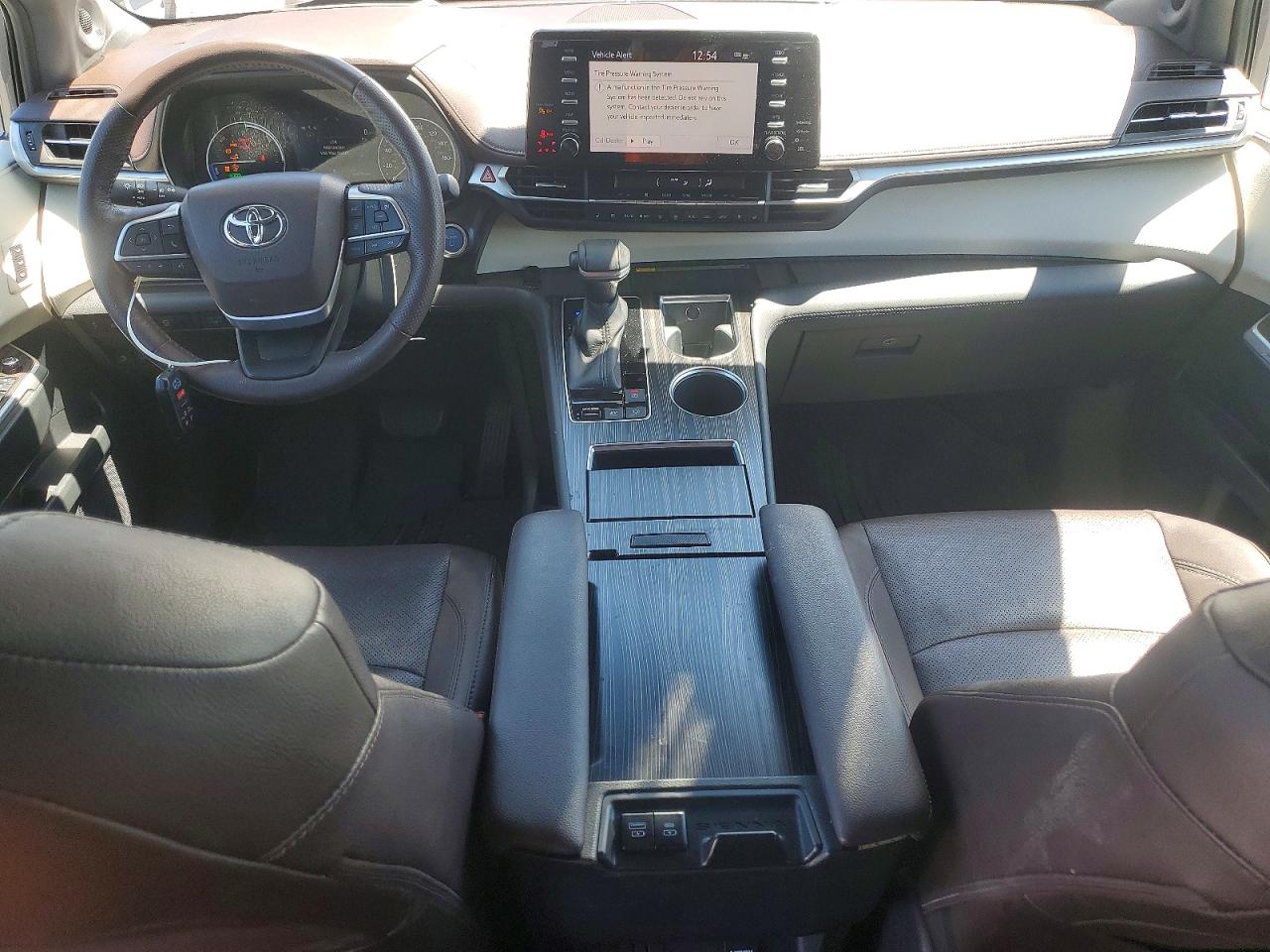Toyota Sienna Platinum 7-passenger