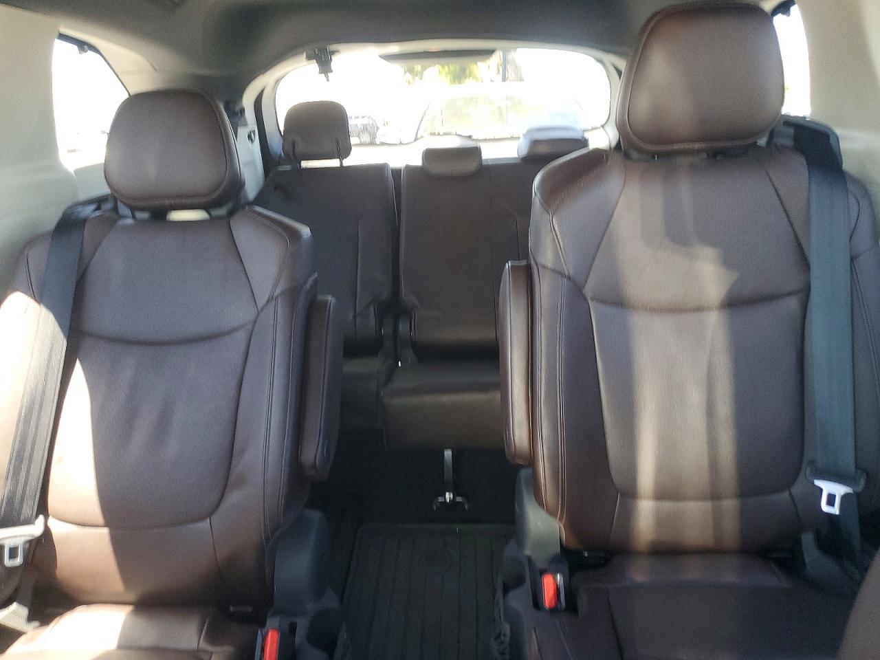 Toyota Sienna Platinum 7-passenger
