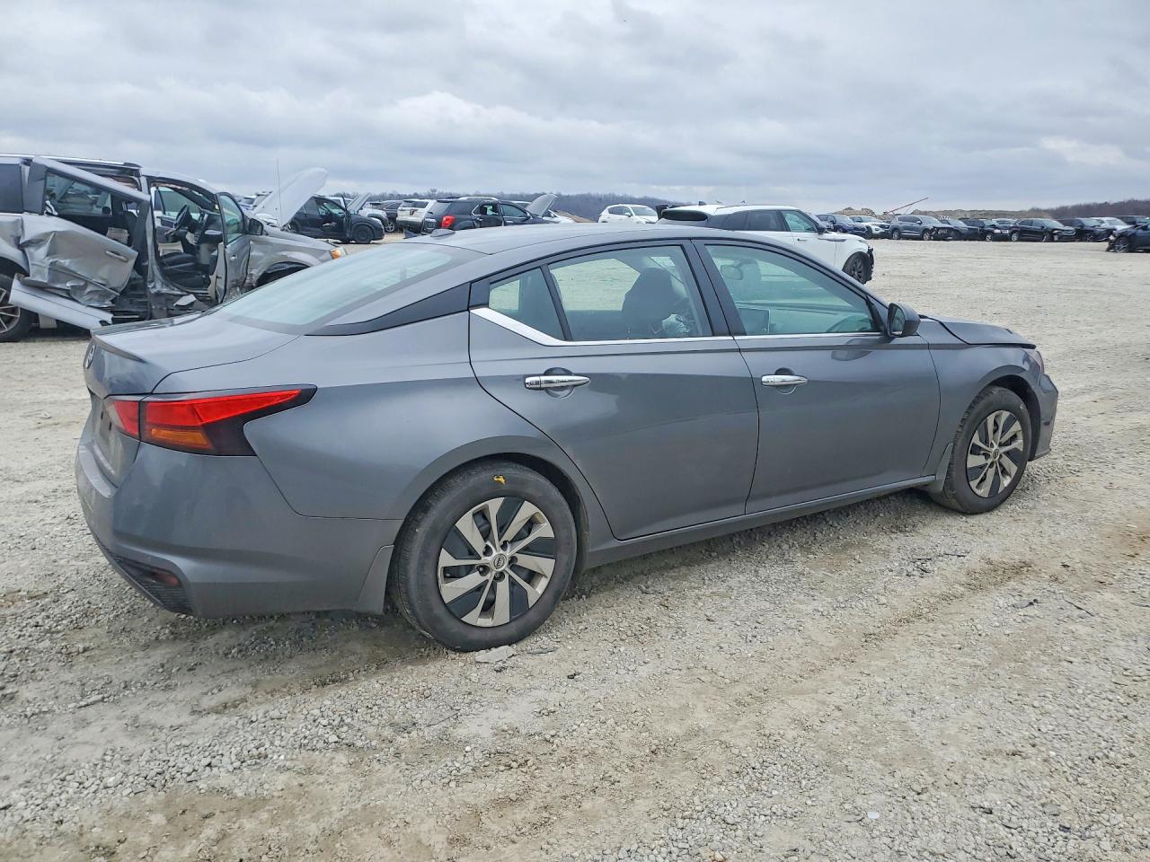 Nissan Altima S