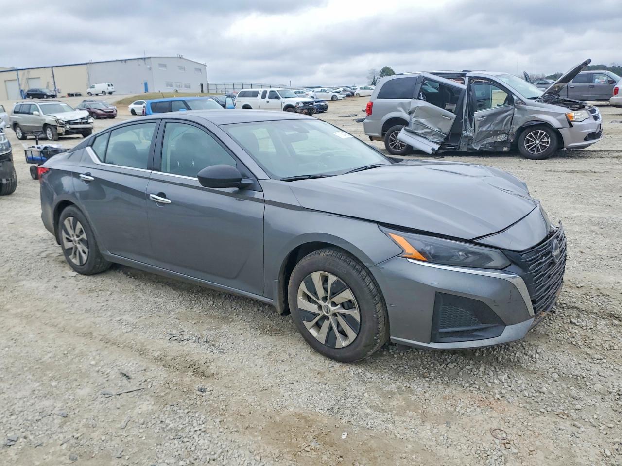 Nissan Altima S