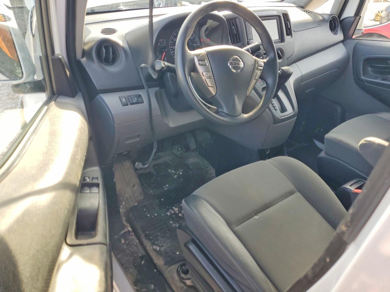 Nissan Nv