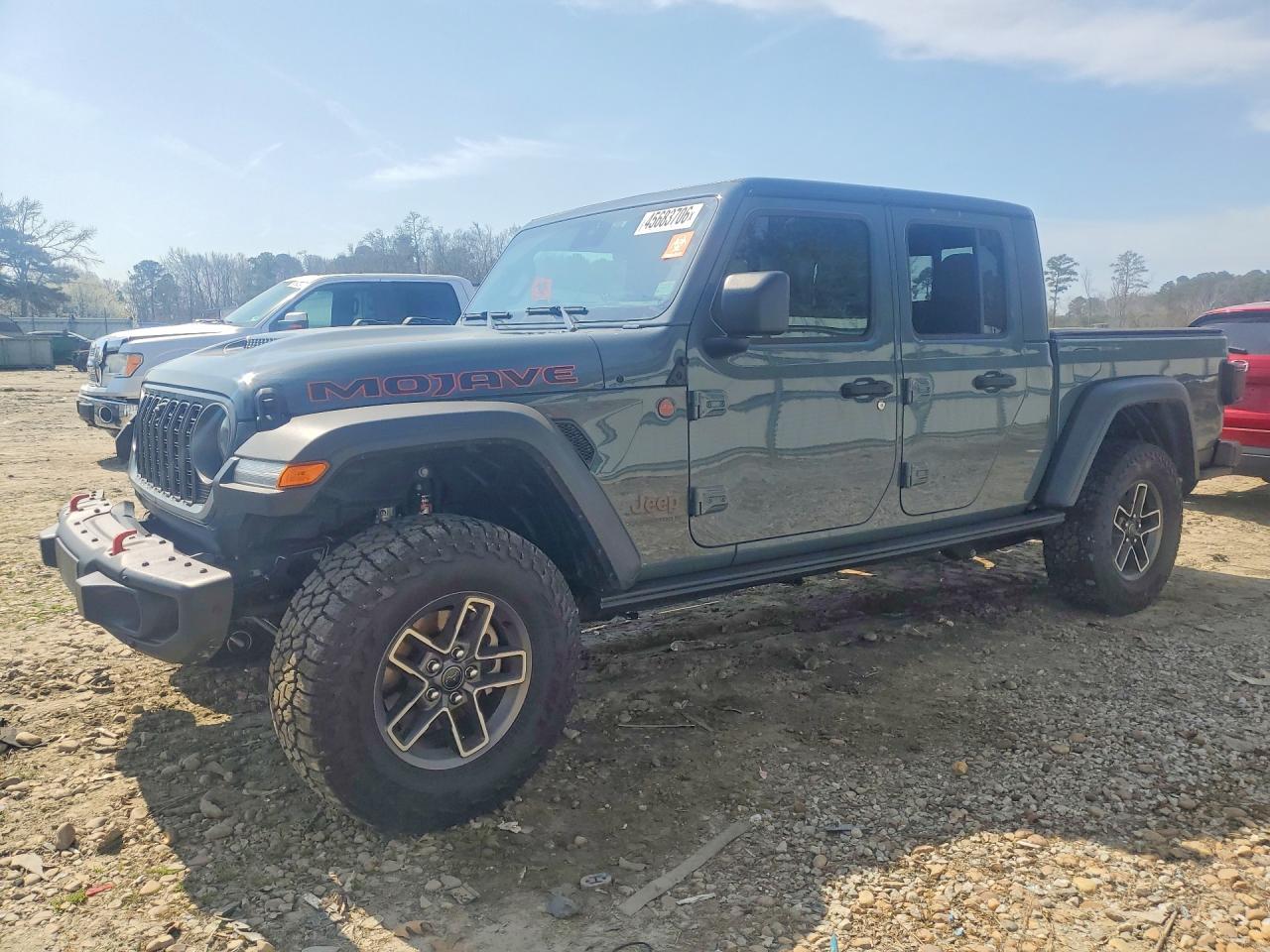 Salvage Jeep Gladiator Image